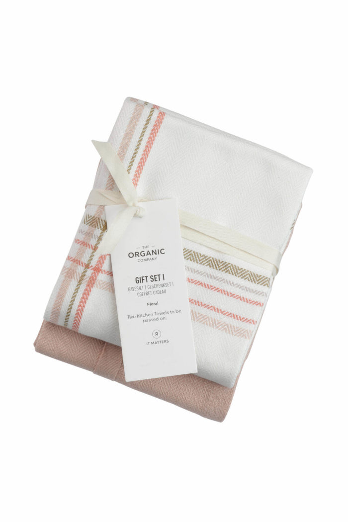 A long lasting kitchen towel gift set with two large kitchen towels in a complementary colour palette. Presentable, thoughtful and sustainable. Each towel measures 53 x 86 cm. Seen here in Floral check colour mix.